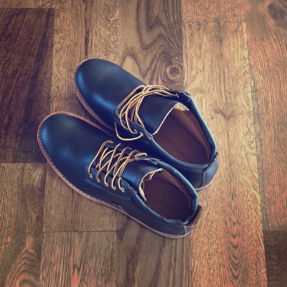 Brand New Timberland Brown Leather Chukka Boots!